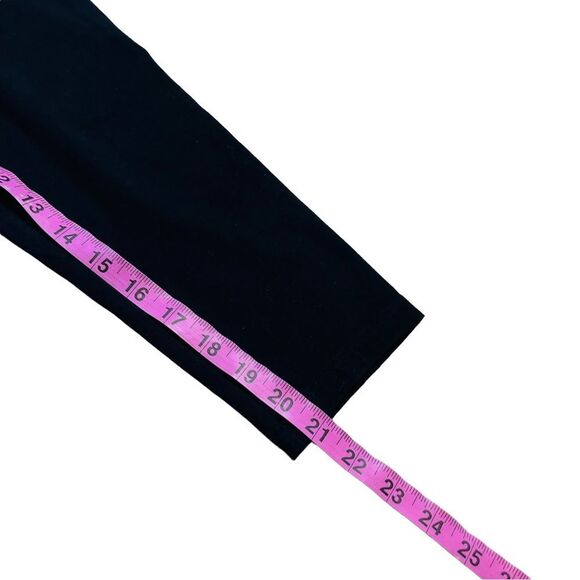 10/$25🦋 Victoria's Secret Black Cropped Yoga Pants - Size Small - Picture 9 of 12